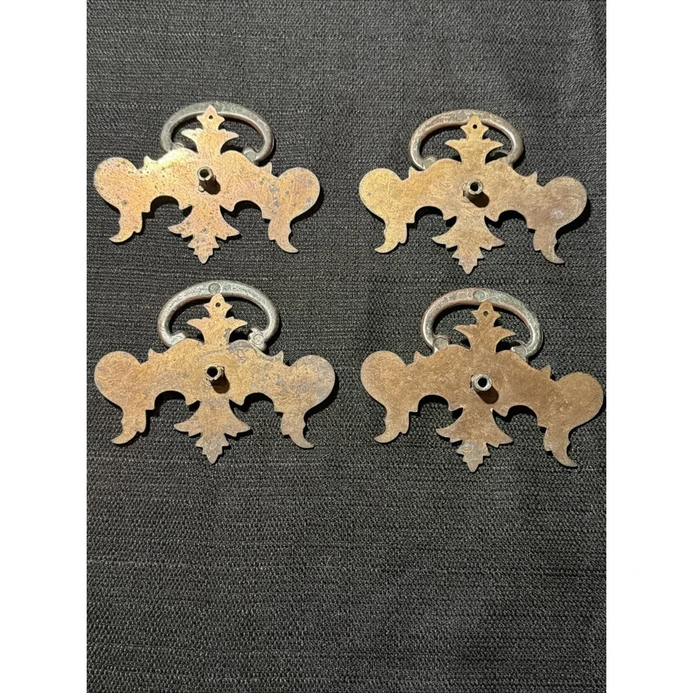 The Unbranded Brand brass batwing